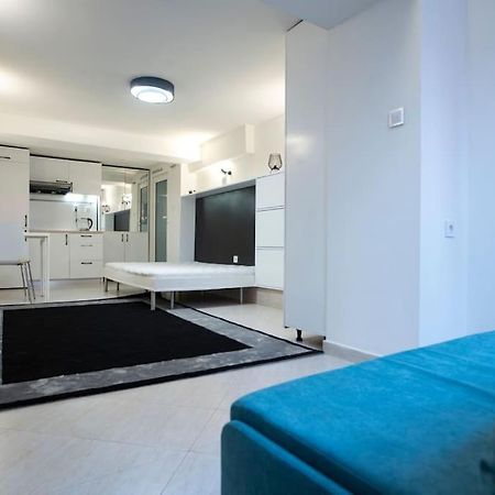 Studio With Courtyard Just Steps Away Vitosha Str Sofia Ngoại thất bức ảnh