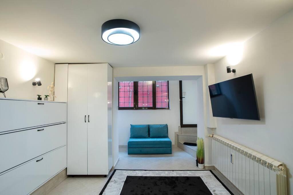 Studio With Courtyard Just Steps Away Vitosha Str Sofia Ngoại thất bức ảnh